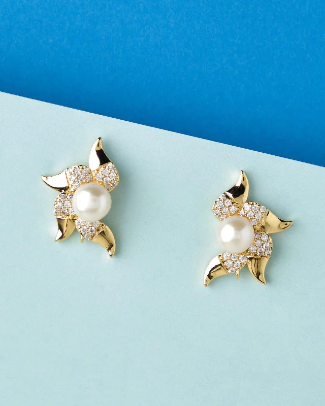 Bold Dawnbreakers Pearl Studded Earring