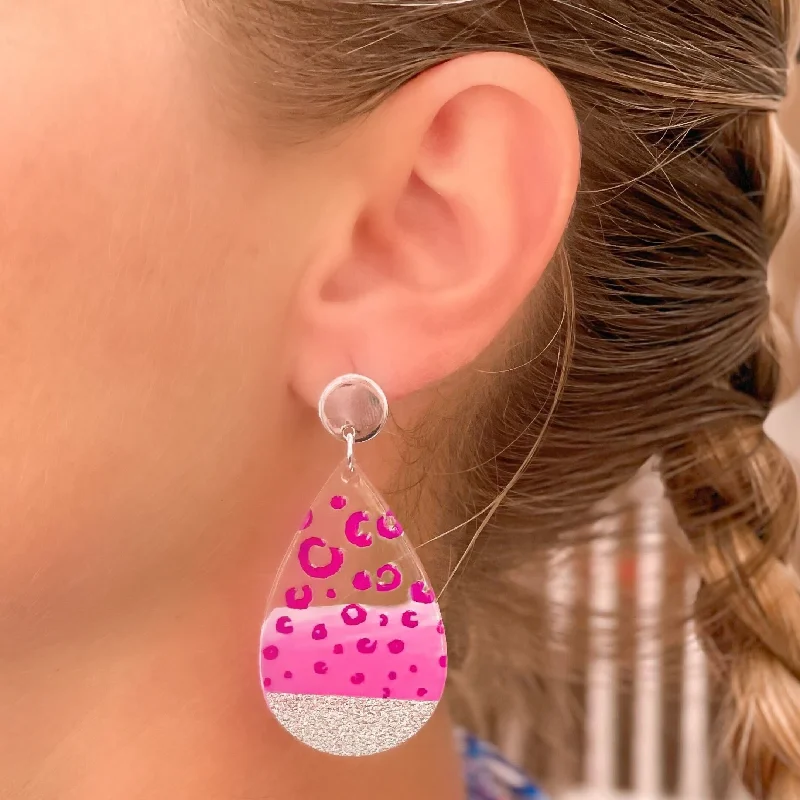 Cheetah Painted Clear Glitter Dangle Earrings - Fuchsia