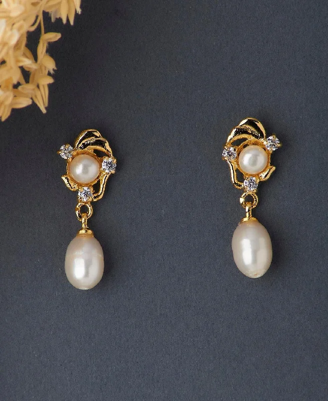 Classic Pearl Hanging Earring