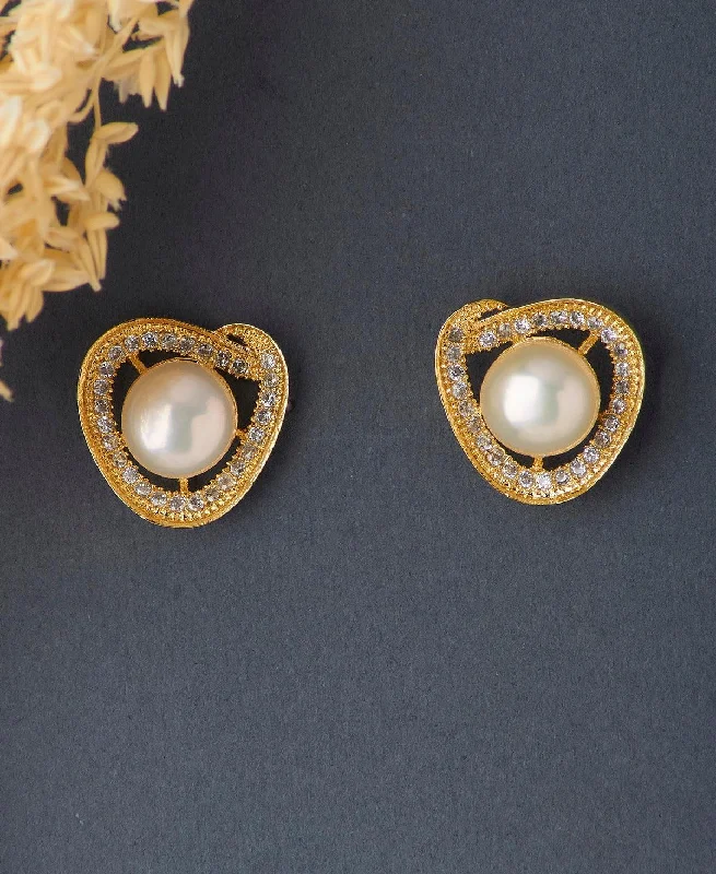 Classic Pearl Stud Earring