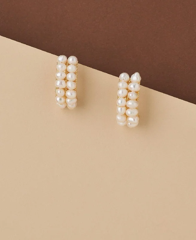 Classy & Simple Stud Pearl Earring