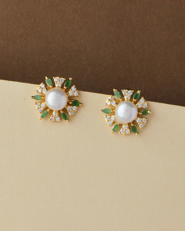 Classic Pearl Stud Earring