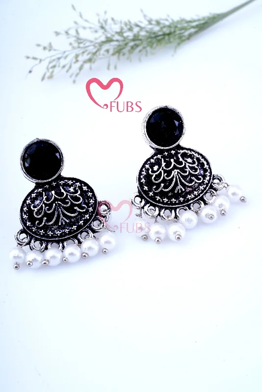 Vrittakar Khundan Oxidized Earrings