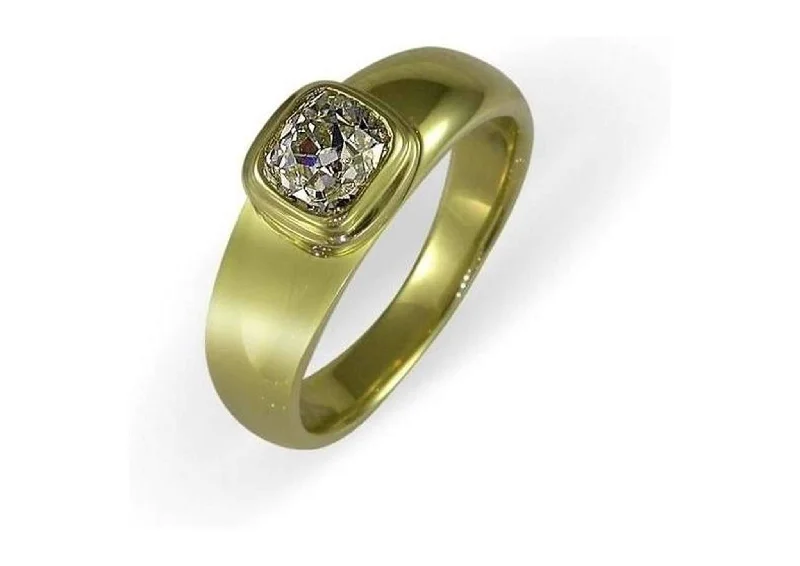 Cushion Diamond Ring, Yellow Gold