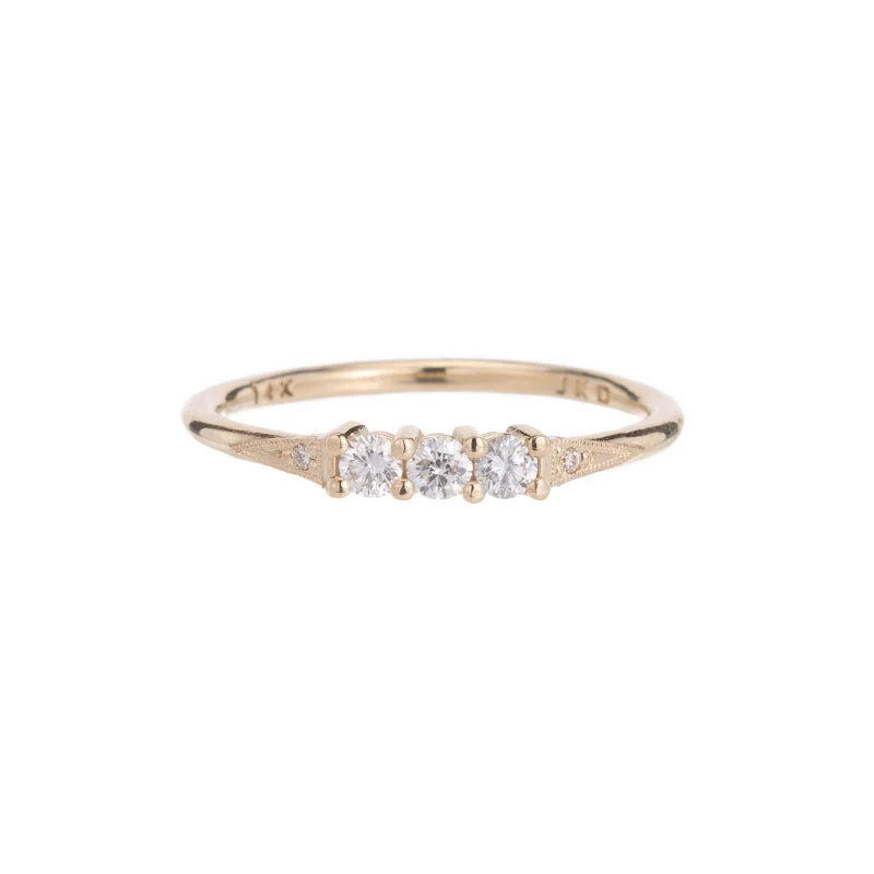 3 Diamond Deco Ring