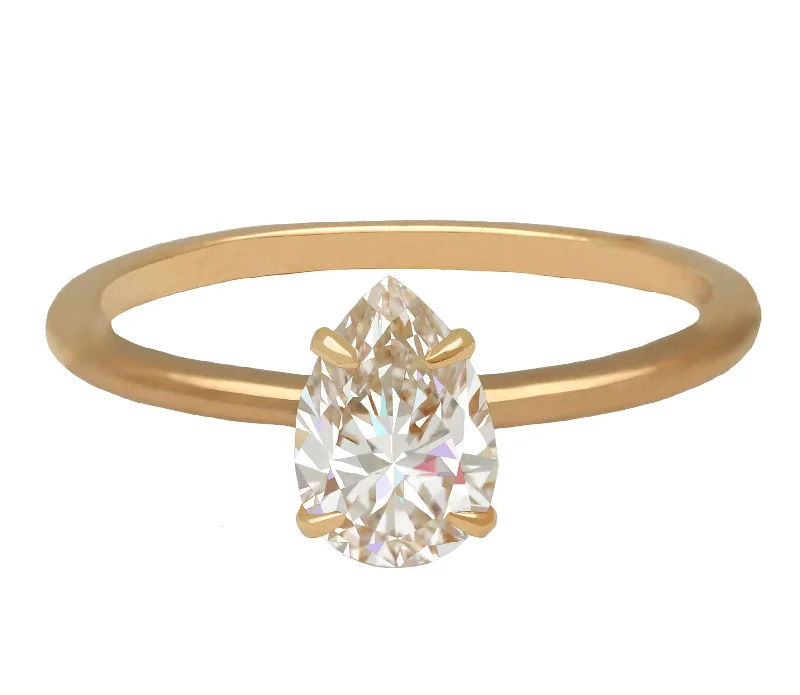 0.90ct Pear White Diamond & Gold Ring