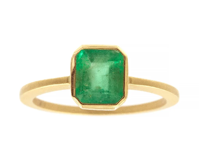 1.21ct Cushion Emerald & Yellow Gold Ring