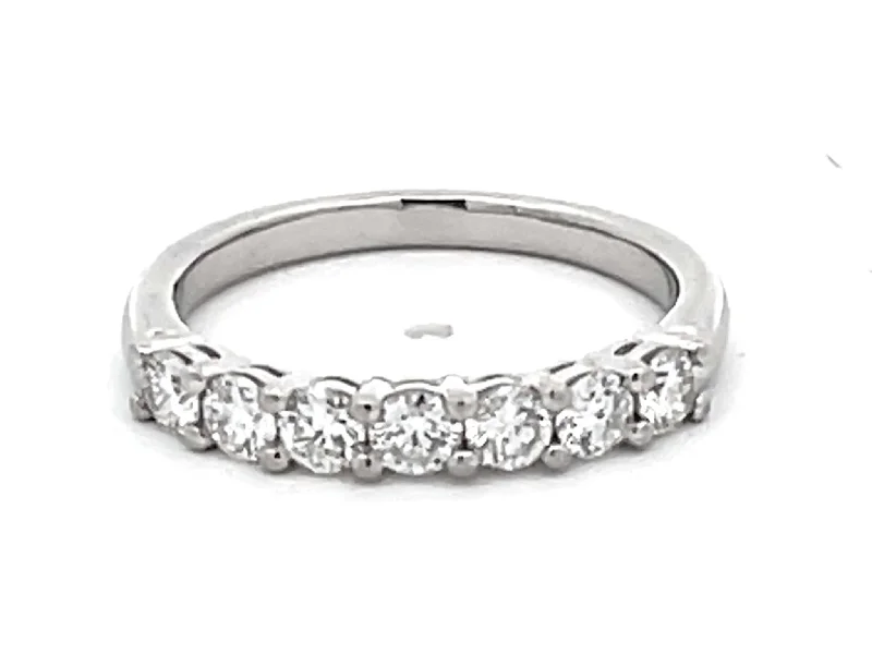 G, VS, 7 Diamond Band Ring Platinum