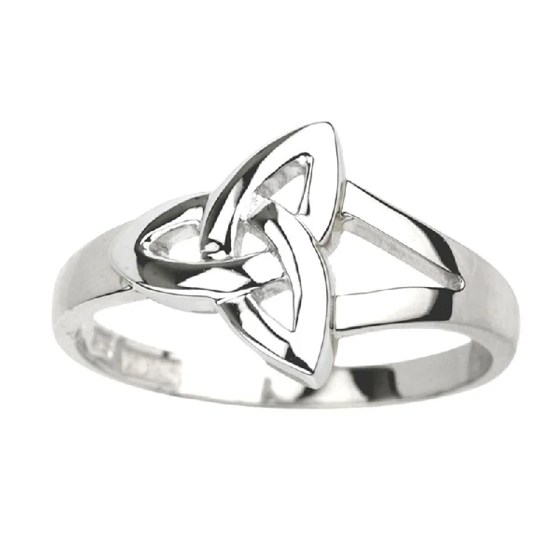 Sterling Silver Trinity Knot Ring: Delicate Elegance with Happy Customers